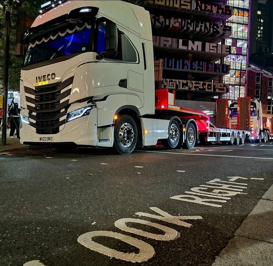 Out-of-hours delivery through central London